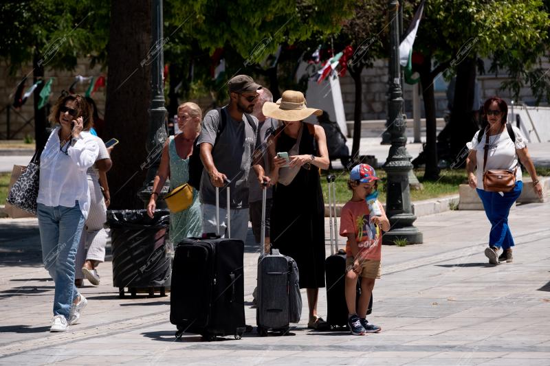 Warm Weather - Tourism In Greece / Ζεστός Καιρός - Τουρισμός στην Ελλάδα