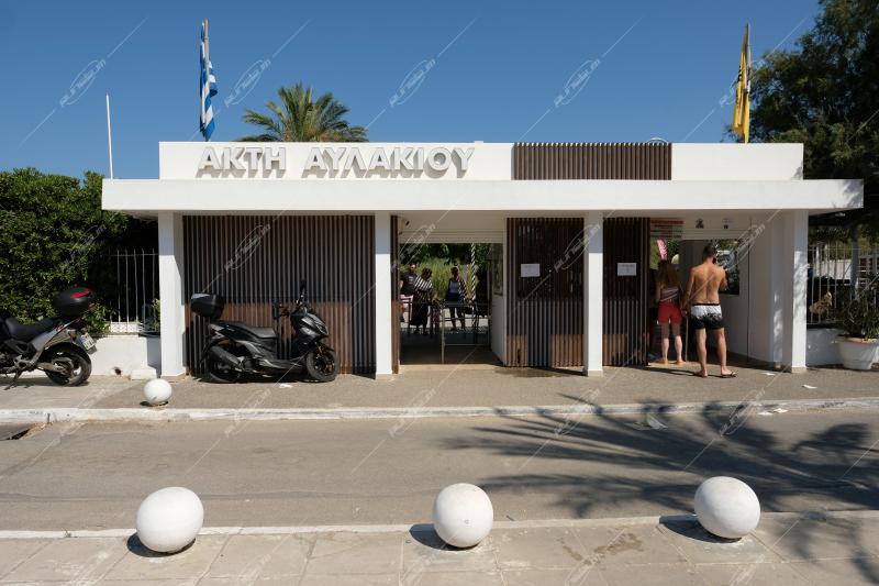 Ζέστη - Λουόμενοι Πόρτο Ράφτη / Heat - Swimmers at Porto Rafti